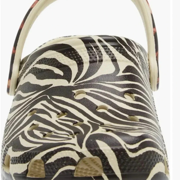 CROCS Animal Print Clog. Women’s Size 6 - Picture 3 of 5